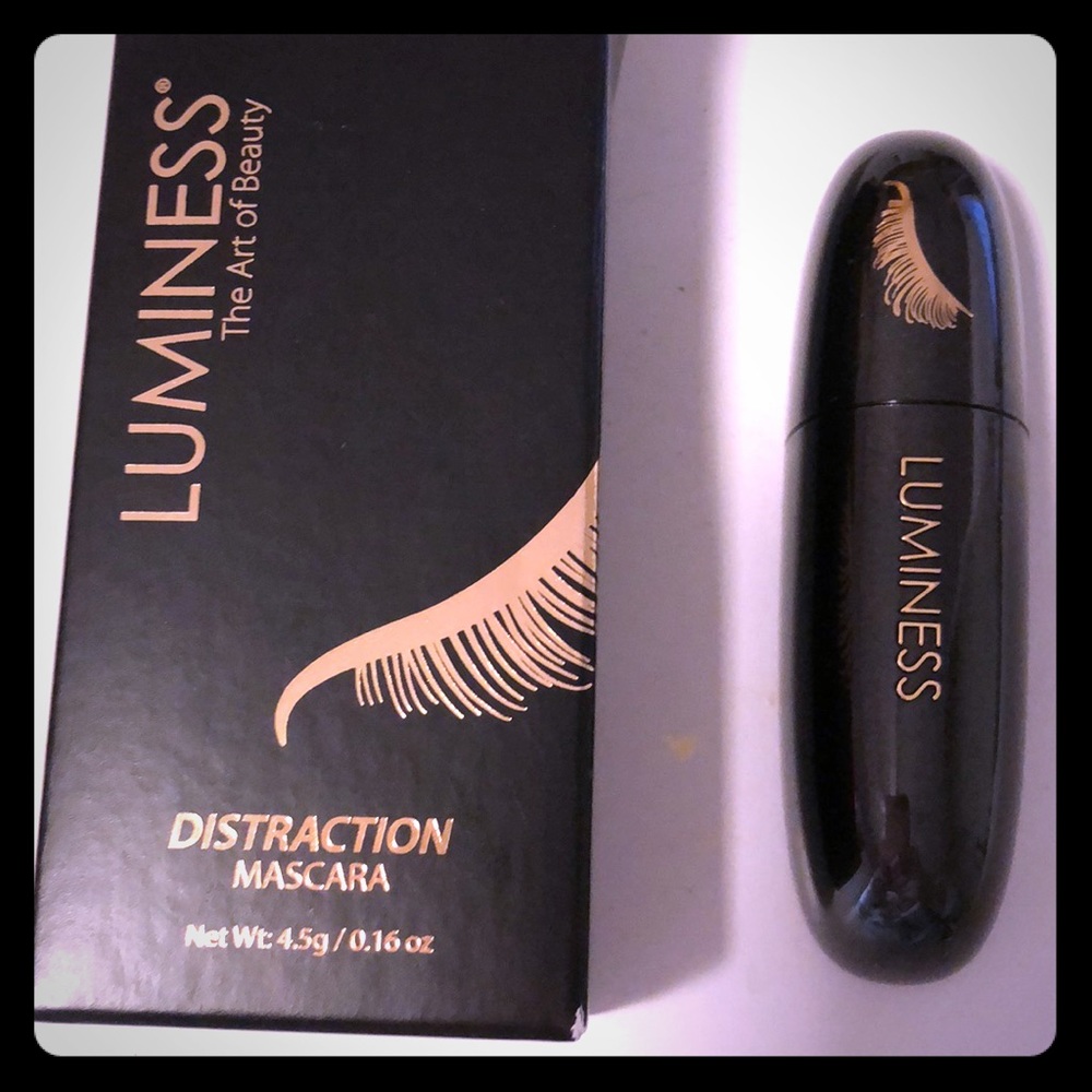 Distraction Mascara